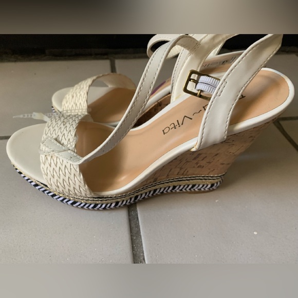 Bella- Vita Sandals. Size 6.5 . New - Picture 5 of 8